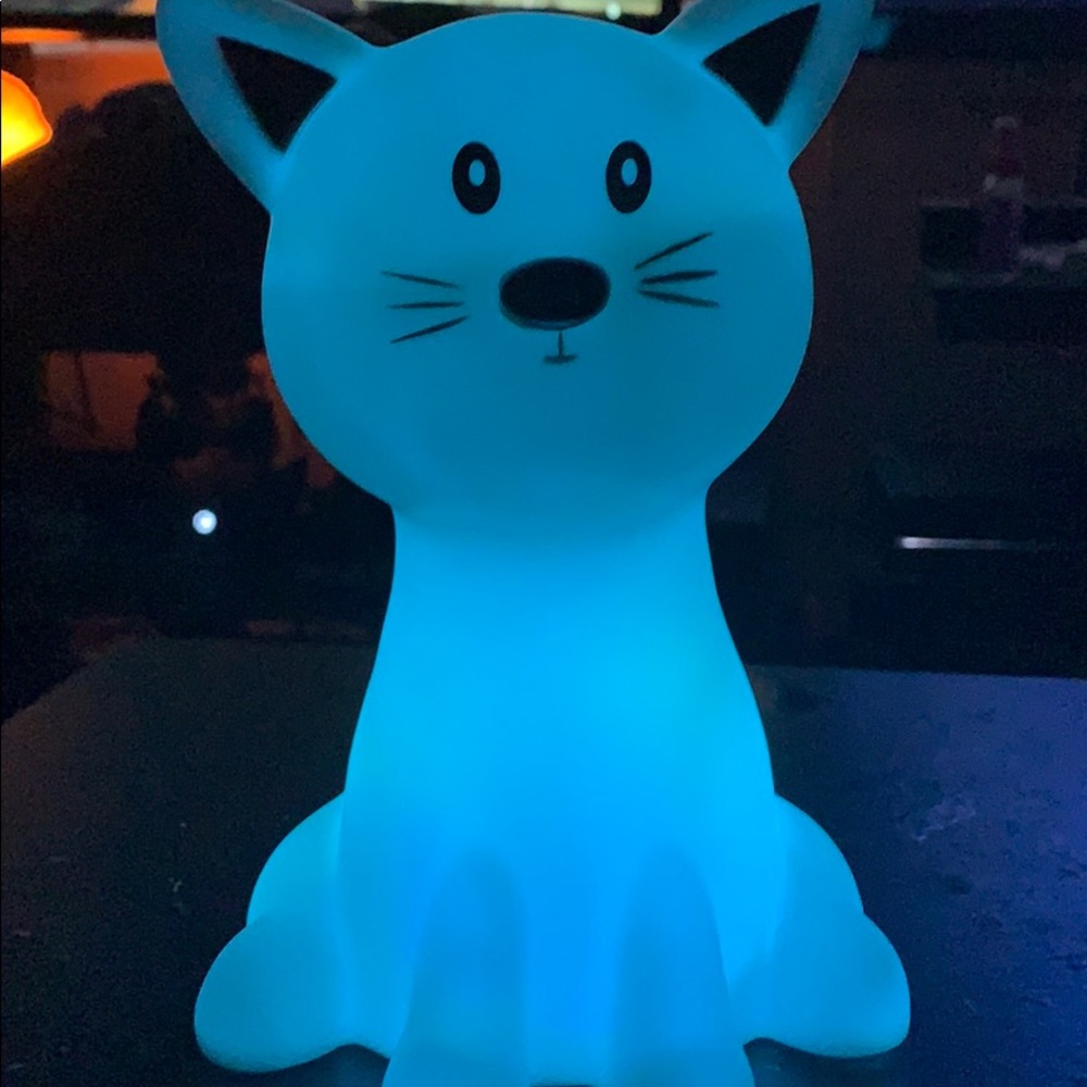 Color changing cat lamp - Picture 5 of 8